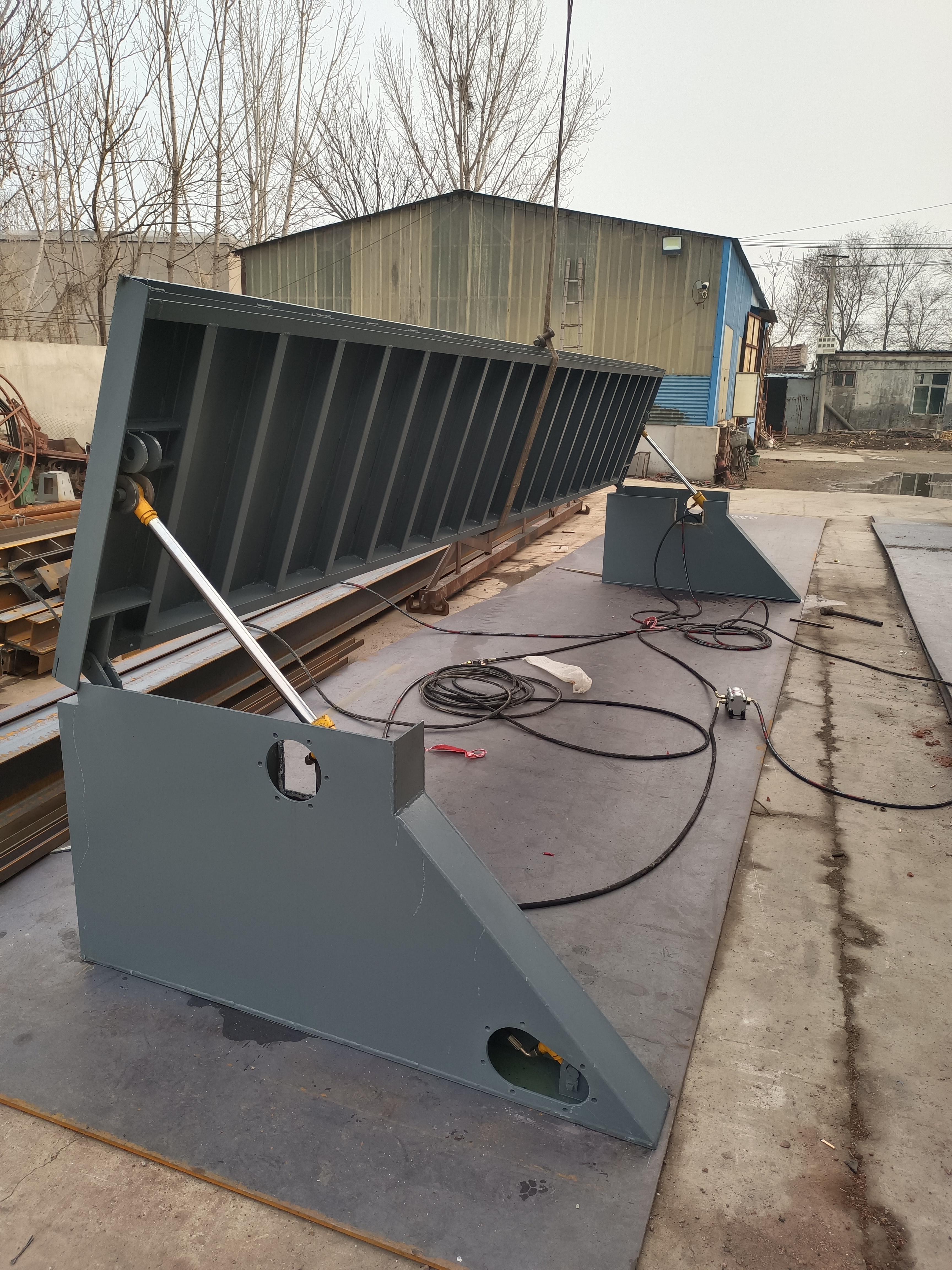 ��ˮ�� Һ�������η�Ѵ�l�T